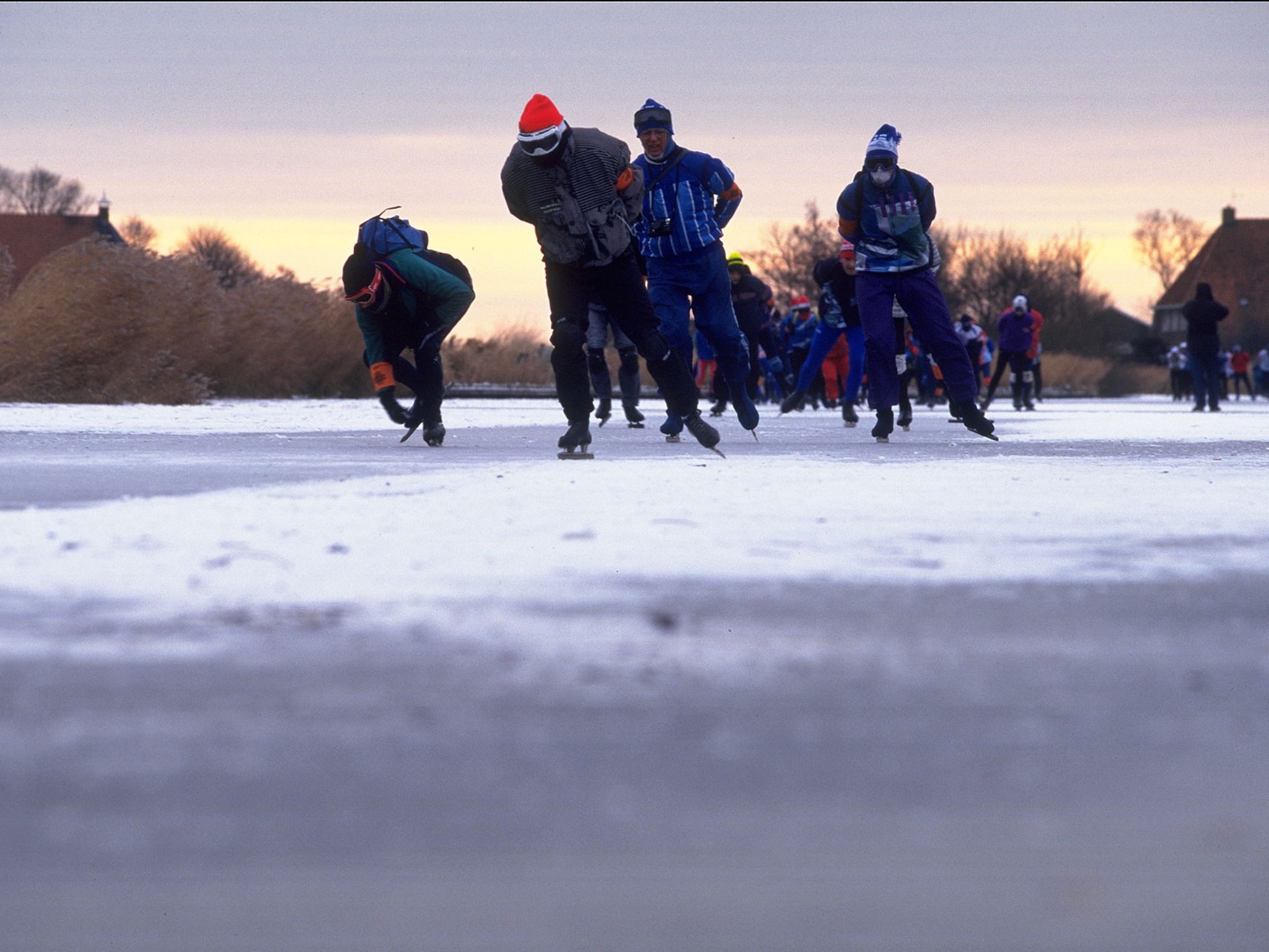 vrienden-doen-de-elfstedentocht-op-een-waterfiets-kidsweek