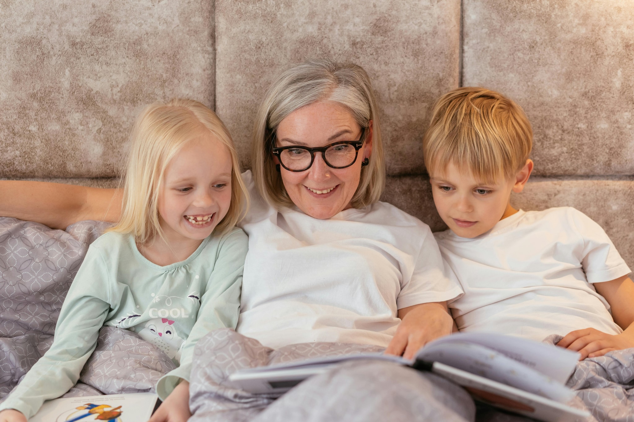 Wat vind jij? Opa’s en oma’s moeten één dag per week oppassen - Kidsweek